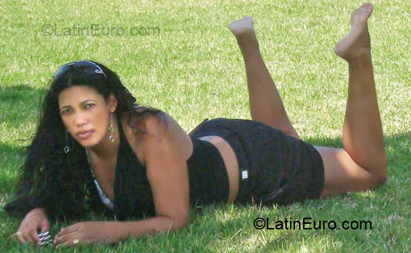 Date this beautiful Brazil girl Silvania from Aracruz BR5600