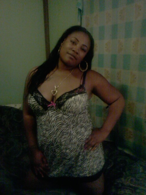 Date this cute United States girl Nika from Los Angeles US10447