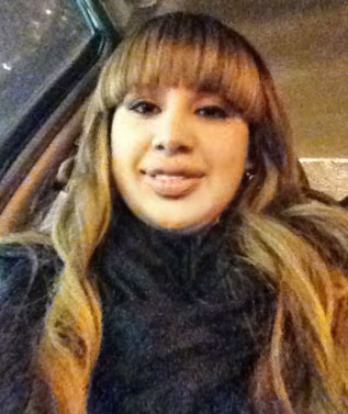 Date this delightful United States girl Mari from Chicago US10472