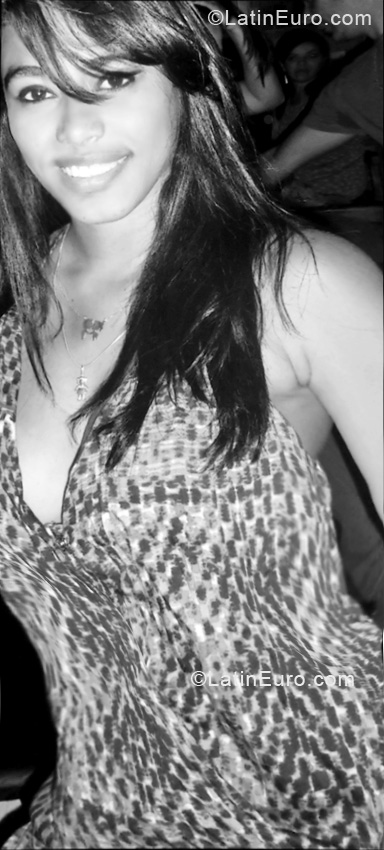 Date this delightful Brazil girl Fernanda from Salvador BR5733