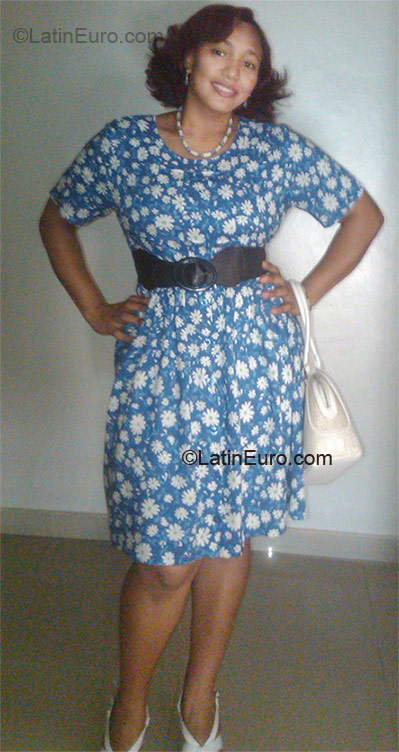 Date this happy Dominican Republic girl Ruth from Barahona DO8701