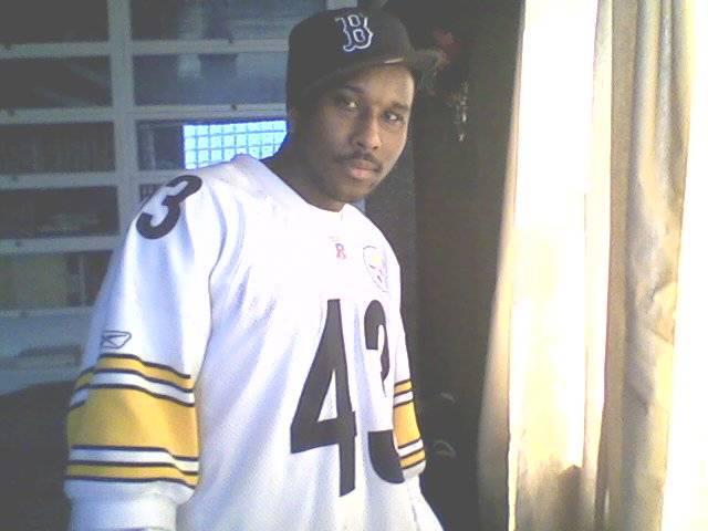 Date this voluptuous Brazil man Shawn412 from Pittsburgh BR5975