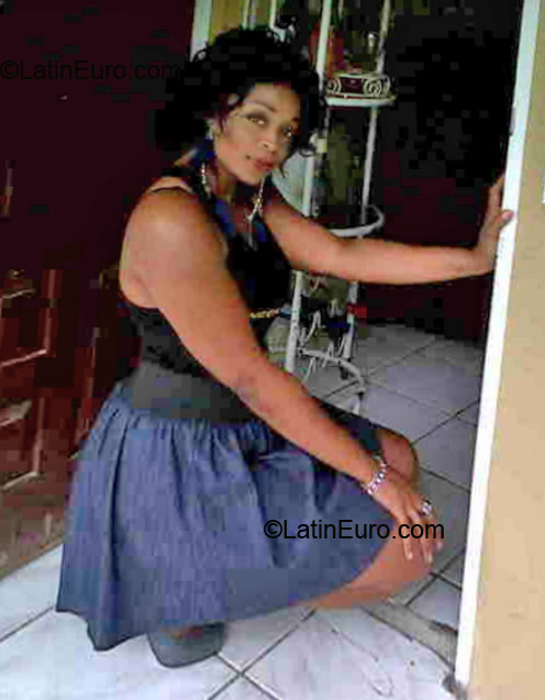 Date this hot Jamaica girl Sherryleecr from spanish town JM331