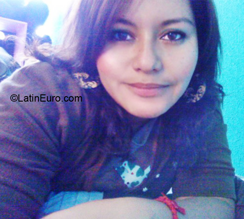 Date this nice looking Mexico girl Fabiola from Mexico City MX386