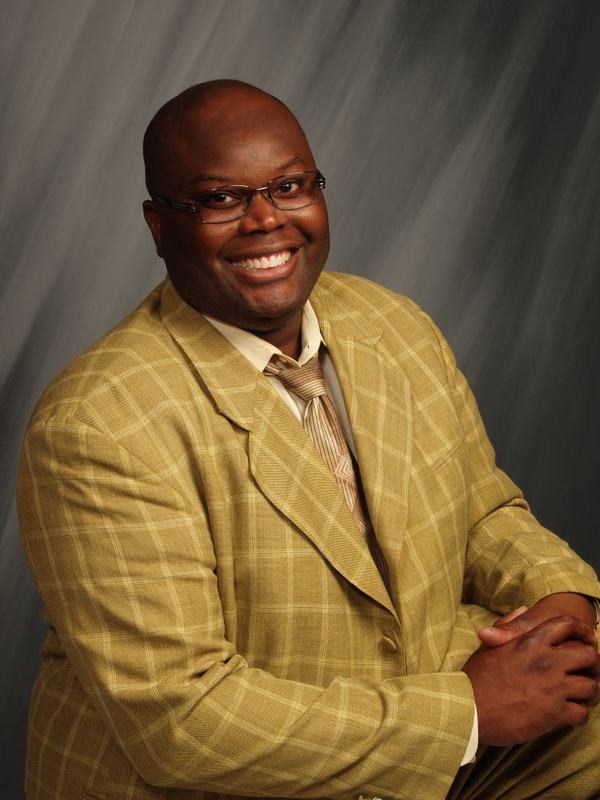 Date this young United States man TAJUDEENA from Chicago US11288