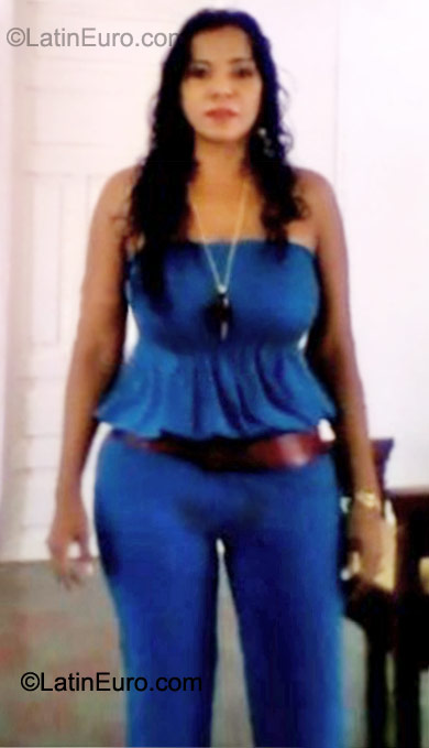 Date this young Colombia girl Yacira from Riohacha CO10391