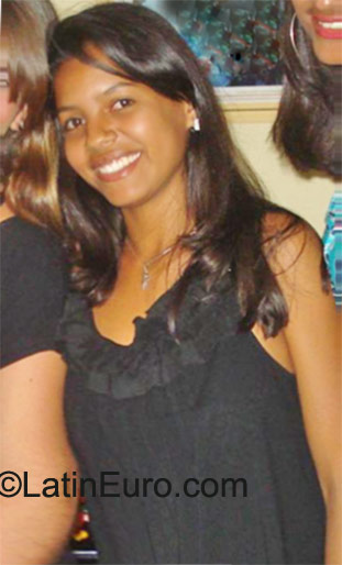 Date this sensual Brazil girl Silvana from Sao Paulo BR6082