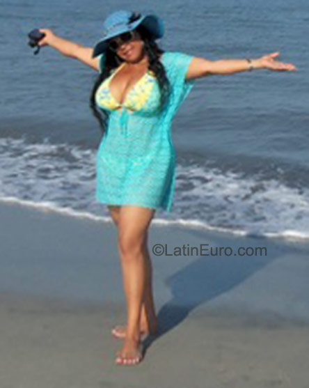 Date this young Colombia girl Jani from Cali CO8254