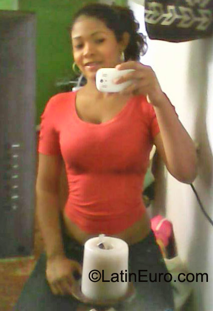 Date this beautiful Colombia girl Zharay from Medellin CO8262