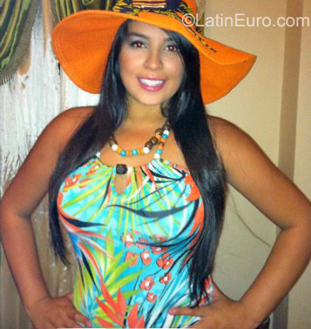 Date this sensual Colombia girl Saragu_23 from Medellin CO8268