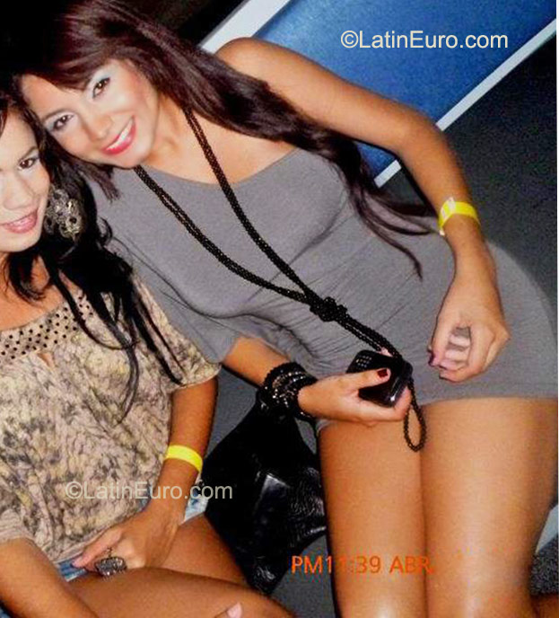 Date this sensual Colombia girl Vanessa from Cartagena CO8281