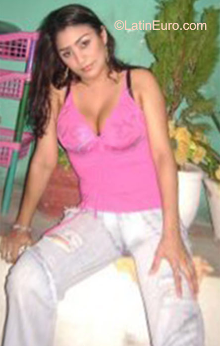 Date this hard body Colombia girl Shieley from Barranquilla CO8285