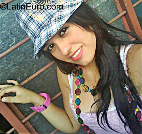 Date this charming Colombia girl Jenny from Tulua CO8304