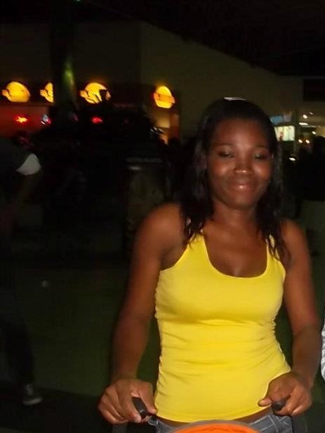 Date this stunning Colombia girl Yoli1911 from Cali CO8321