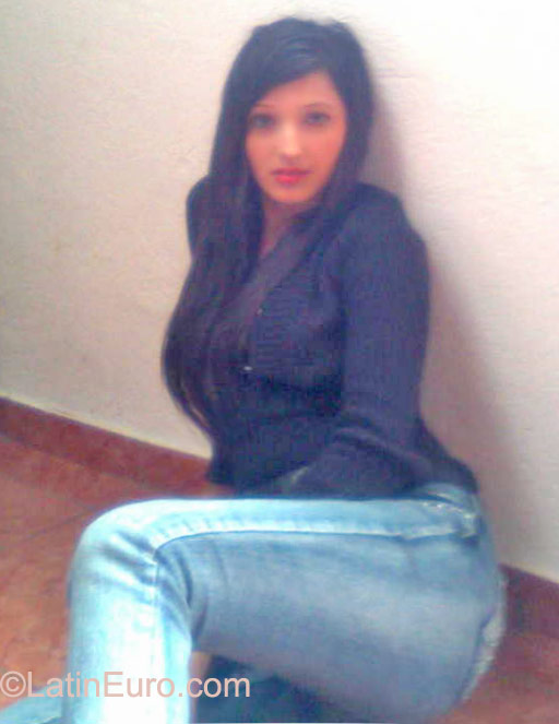 Date this happy Costa Rica girl Brujisexy from Costa Rica CR140