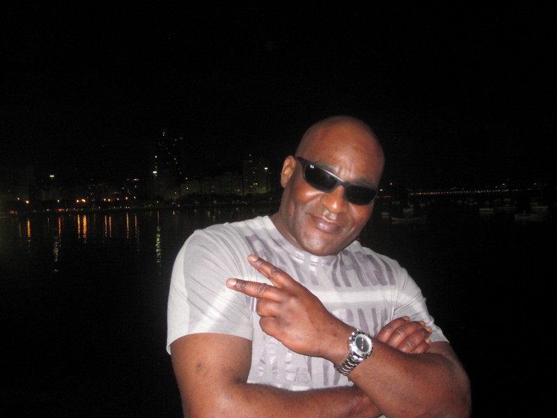 Date this hard body Brazil man Gottaluvrio from Rio De Janerio BR6150