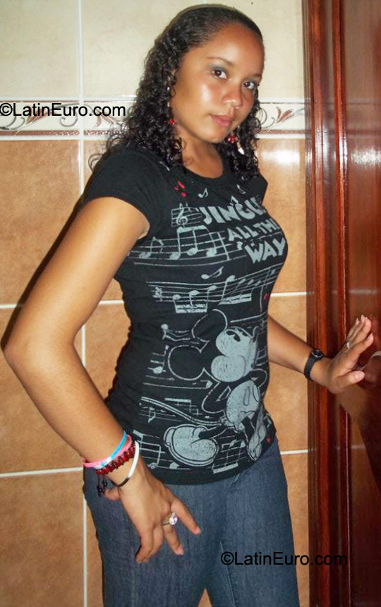 Date this fun Honduras girl Delma from Tegucigalpa HN484