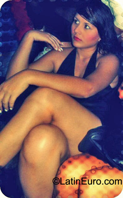 Date this lovely Colombia girl Mayerling from Armenia CO8615