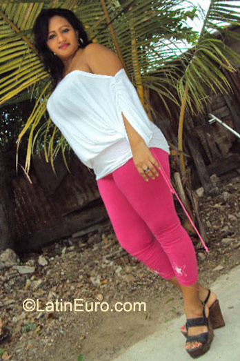 Date this young Colombia girl Mirna from Sincelejo CO8619