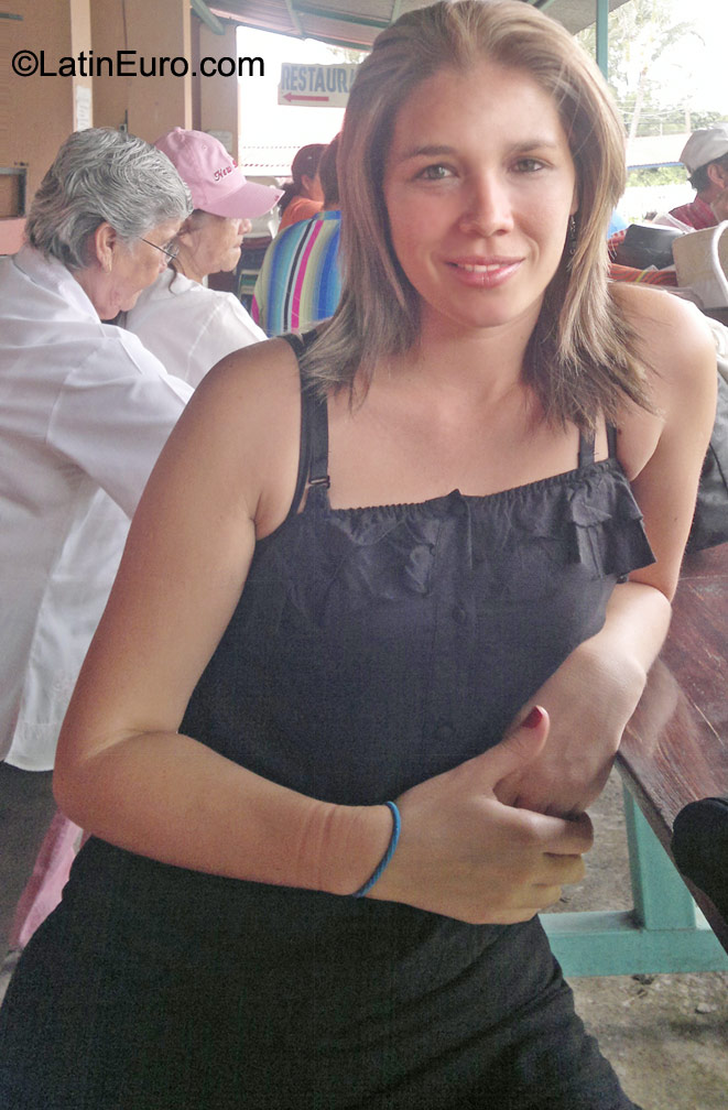 Date this exotic Costa Rica girl Gloriana from San Jose CR139