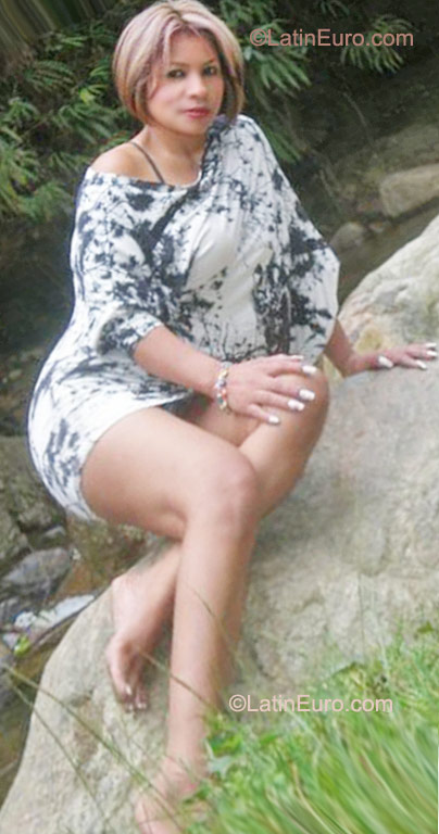 Date this sultry Colombia girl Mia2012 from Medellin CO8655