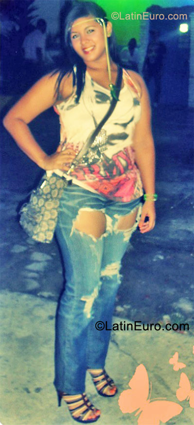 Date this sultry Colombia girl Muneca from Barranquilla CO8895