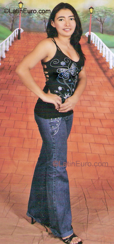 Date this young Colombia girl Maribel from Cali CO8749