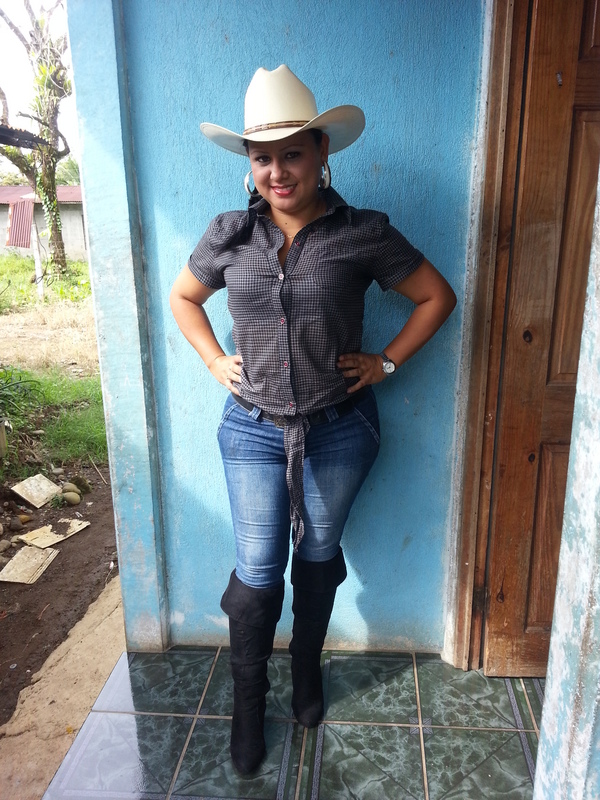 Date this tall Costa Rica girl Alejamendez from San Jose CR149