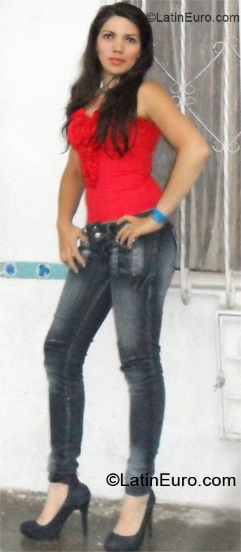 Date this foxy Colombia girl Mariluz from Armenia CO8798