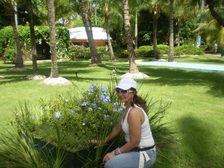 Date this fun United States girl Mayra from Columbus US11923