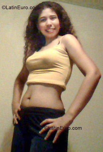 Date this happy Colombia girl Maly from Cali CO8800