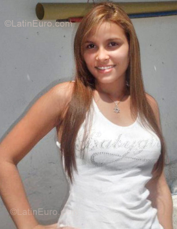 Date this beautiful Colombia girl Natalia from Barranquilla CO8842