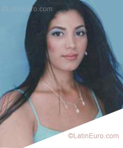 Date this happy Colombia girl Yohana from Cartagena CO8929