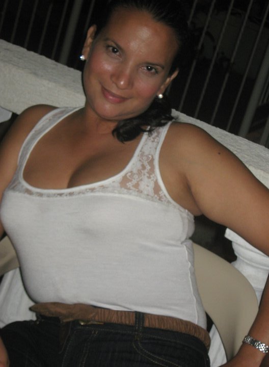 Date this lovely Colombia girl Esneda from Cartagena CO8980