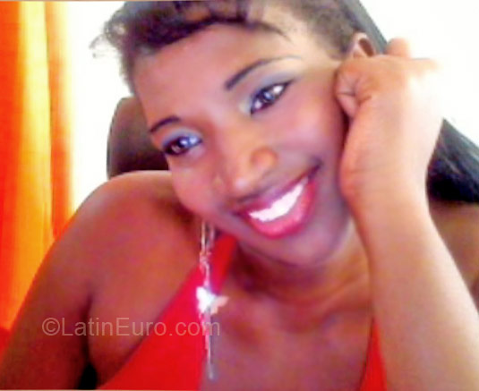 Date this hard body Colombia girl Mayerlin from Cali CO8982