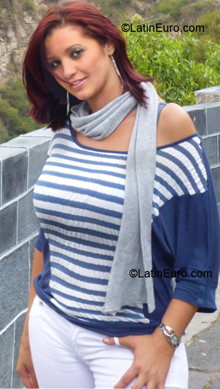 Date this beautiful Colombia girl Alba from Cali CO9007