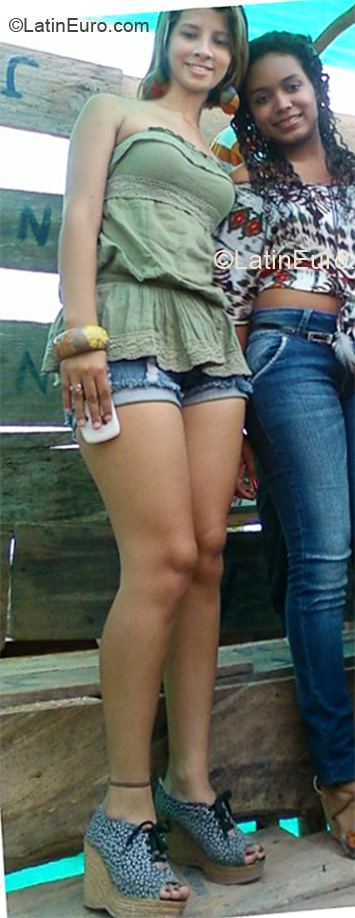 Date this attractive Colombia girl Kassandra from Barranquilla CO9040