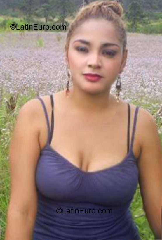 Date this charming Honduras girl Kelyn from Tegucigalpa HN533