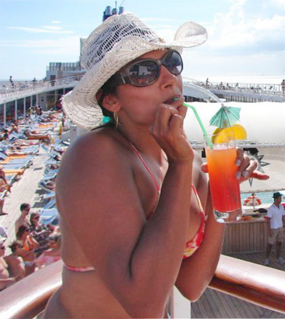 Date this happy Brazil girl Melissa from Sao Paulo BR9380