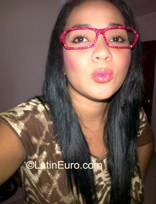 Date this beautiful Colombia girl Estefany from Santa Marta CO9116