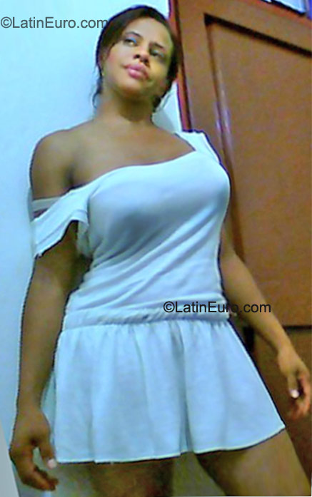 Date this cute Colombia girl Magnolia from Cali CO9124