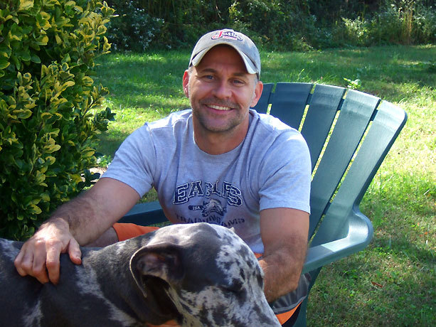 Date this foxy United States man Colin from Wallingford US12131