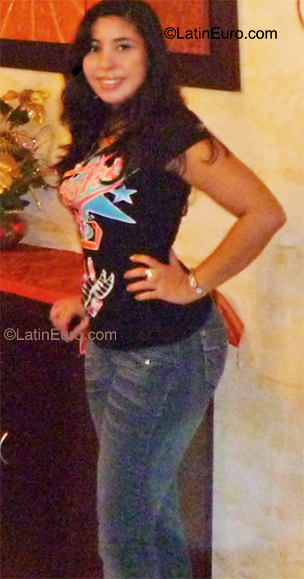 Date this young Colombia girl Sandra from Barranquilla CO9649
