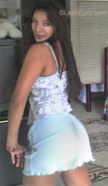 Date this fun Colombia girl Nini from Cali CO9215