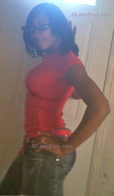 Date this nice looking Jamaica girl Shanay-nay22 from Portmore JM423