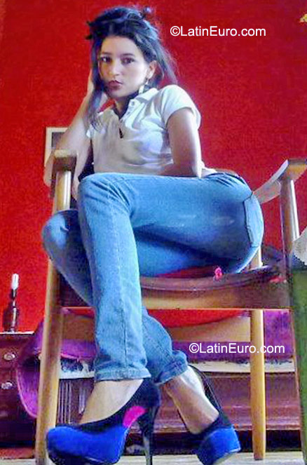 Date this tall Colombia girl Danery from Cali CO9264