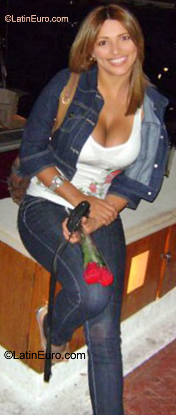 Date this beautiful Colombia girl Isabel from Cali CO9284