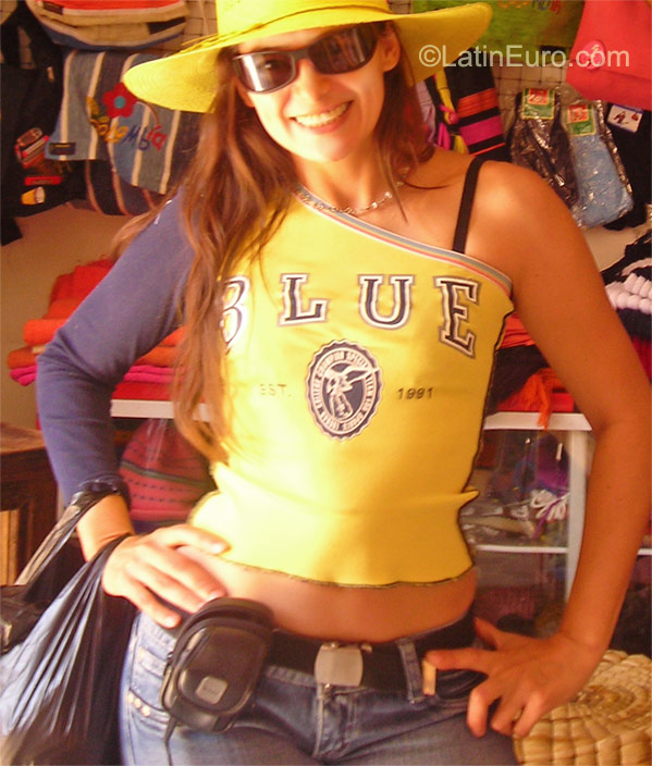 Date this foxy Colombia girl Natasha2013 from Medellin CO9321