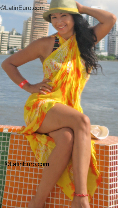 Date this gorgeous Colombia girl Diana from Bogota CO9325