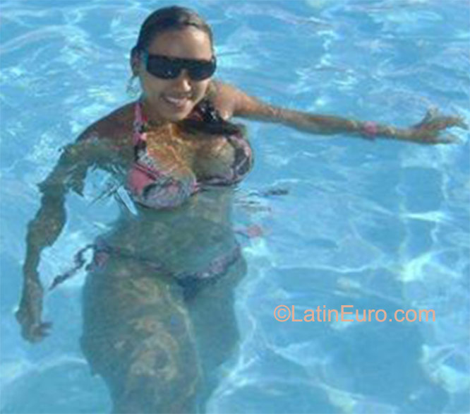 Date this cute Colombia girl Liliana from Medellin CO9345